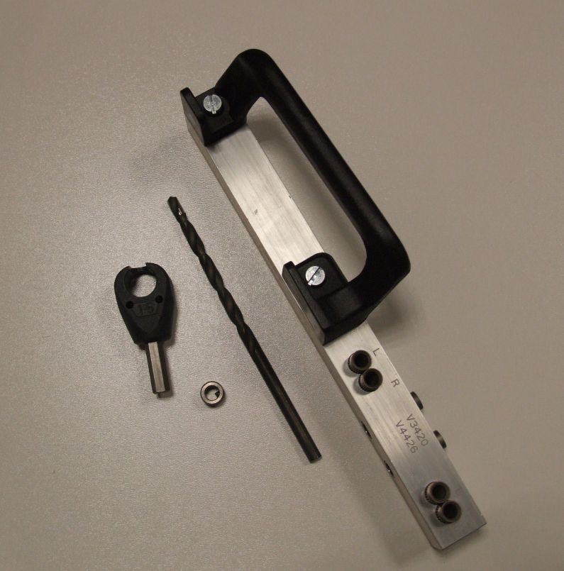 Simonswerk V-Variant Kunststoffbohrlehre, 

SIBLU  verwendbar für V0020, V0026WF, V03200WF, 

V03400WF, V4200WF, V4400WF, V 5150, V 5135

