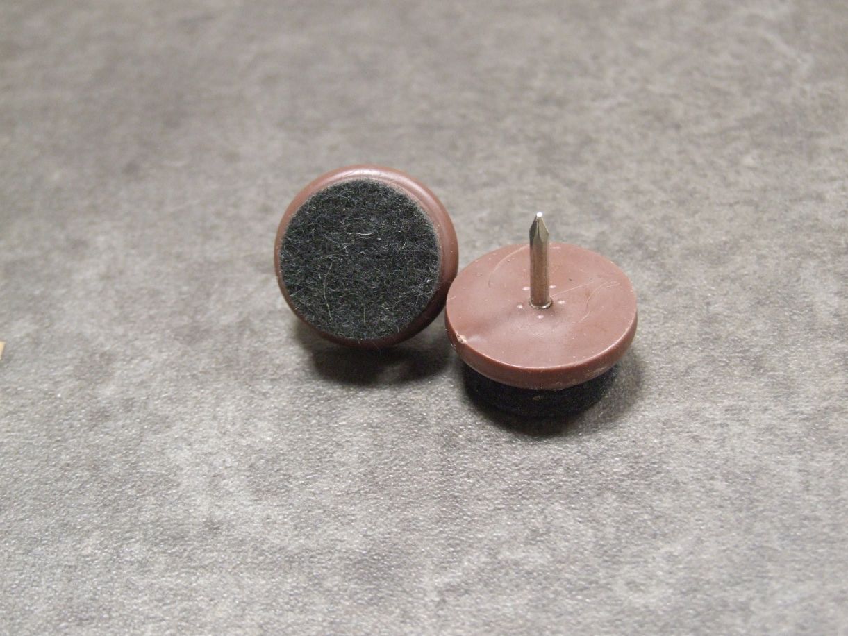 Möbelgleiter Filz/Kunststoff braun, zum Einschlagen, Ø 24 mm; 650.21.124

