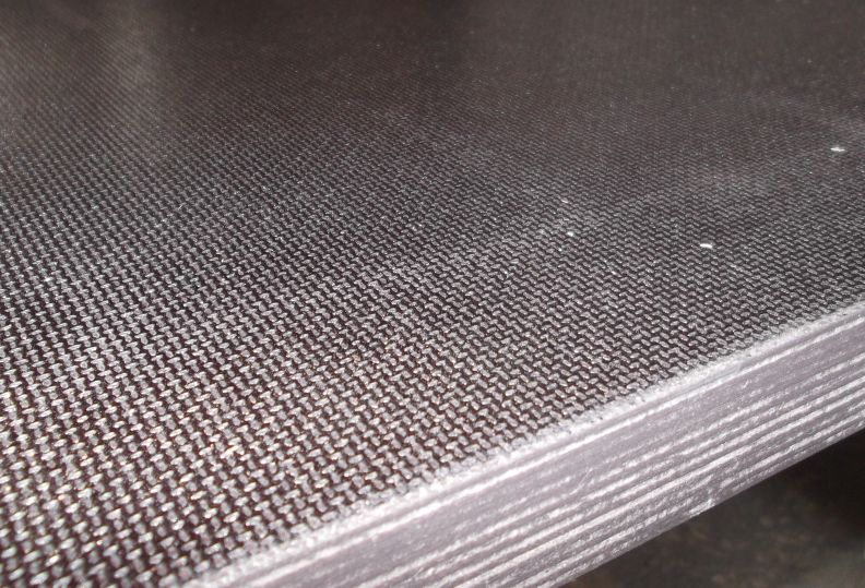 9mm europ. Karosserie-Sperrholz Sieb / Film,

1250x2500mm, EN 636-3S  E1, 120g. Phenol-Film 

