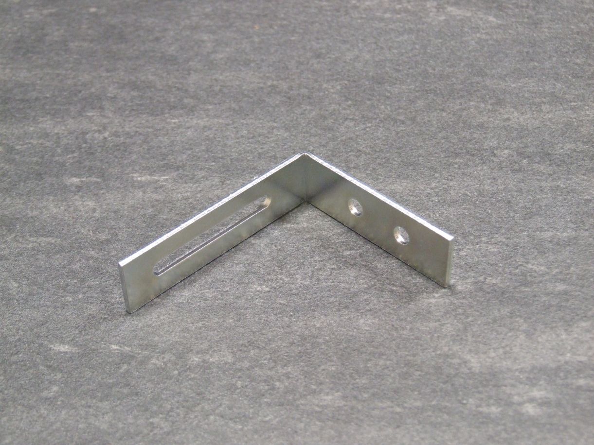 Verstellwinkel 65x80x20x2,5 mm

gelb verzinkt, 332808

