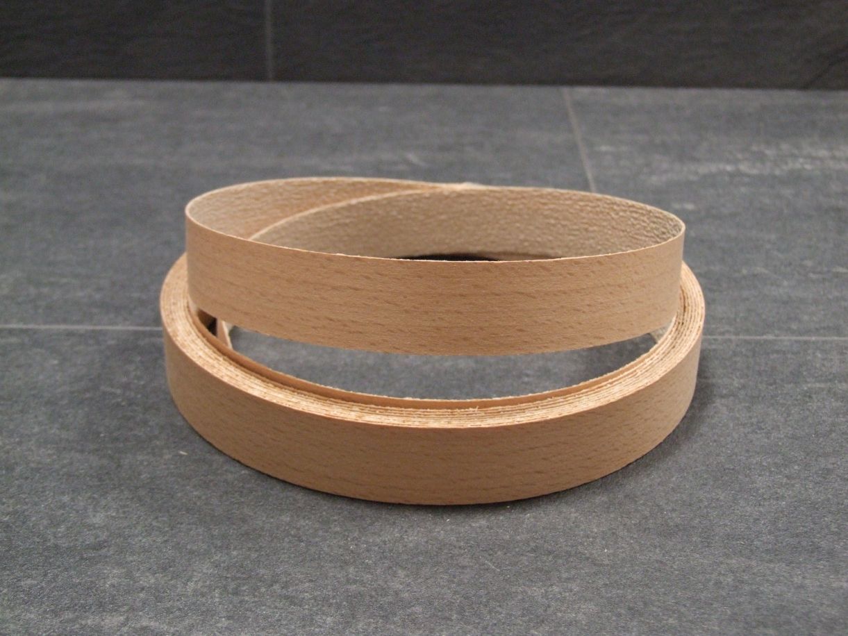 Furnierkante ged. Buche 0,5x24 mm, 

mit Schmelzkleber; 071.3000.02405

