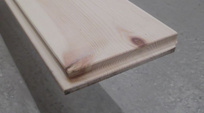 Hobeldiele nord. Kiefer A/B+ unbehandelt 

28x146 mm HF 10%, endgespundet

Länge: 3,00 m

