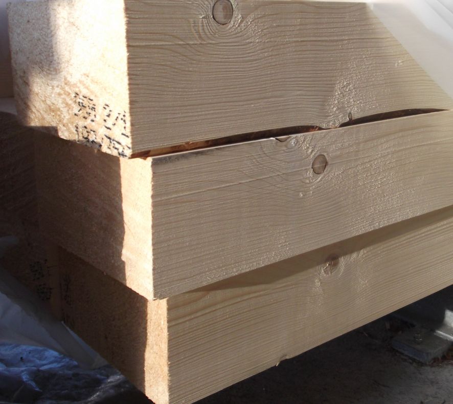 Kantholz Roh 180x340mm Fichte

getrocknet, gehobelt, Halbholz, Skl. S

Rohmaßberechnung : 192 x 356mm

Länge : 6,00m

