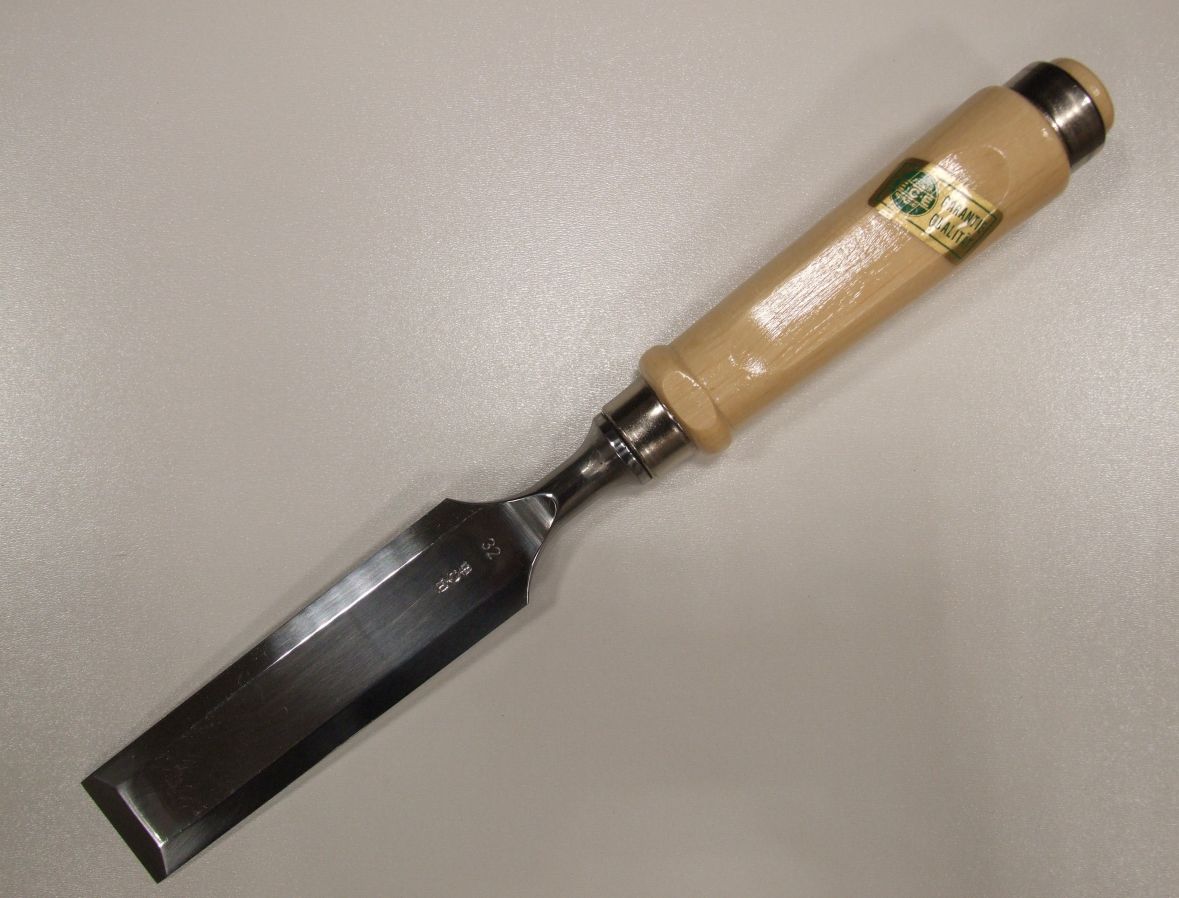 ECE Stechbeitel mit lackiertem 

Weißbuchenheft 500, 32 mm

