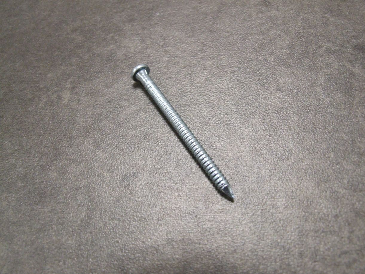 Nägel, Stifte, Klammern
