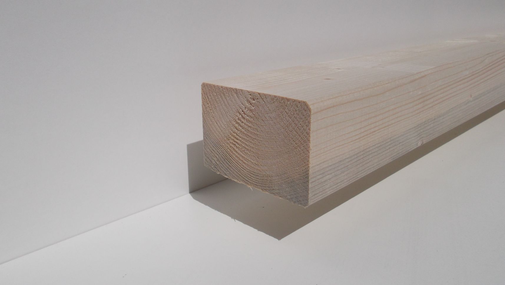 Konstruktionsvollholz® Fichte NSi, S10/C24 

80x120mm, gehobelt, gefast, für den

nichtsichtbaren Bereich, (nach CE EN 15497:2014)  

