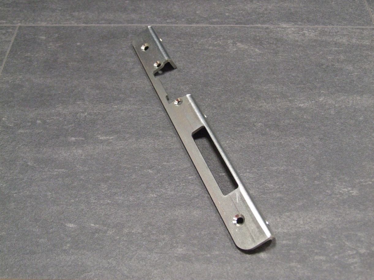 Winkelschließblech Nr. 15-503-E, 

250x15x25x3 mm, links, verzinkt


