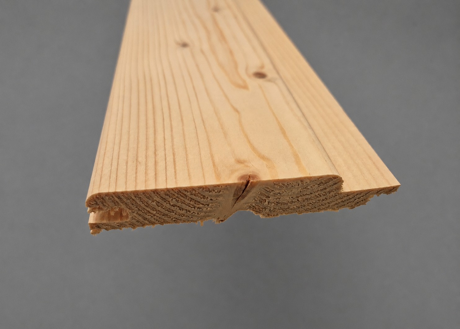 Rundprofil nord. Fichte/Tanne natur 

VEH A/B 10 mm Feder, 16x96x4500 mm

