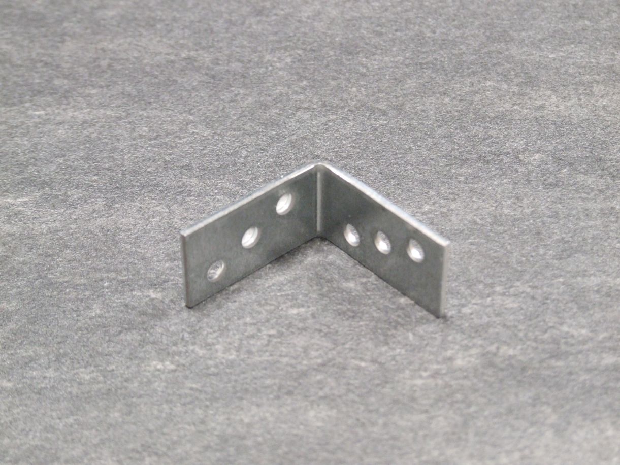 Winkel 40x40x20x2,0 mm, 

sendzimirverzinkt, 330156

