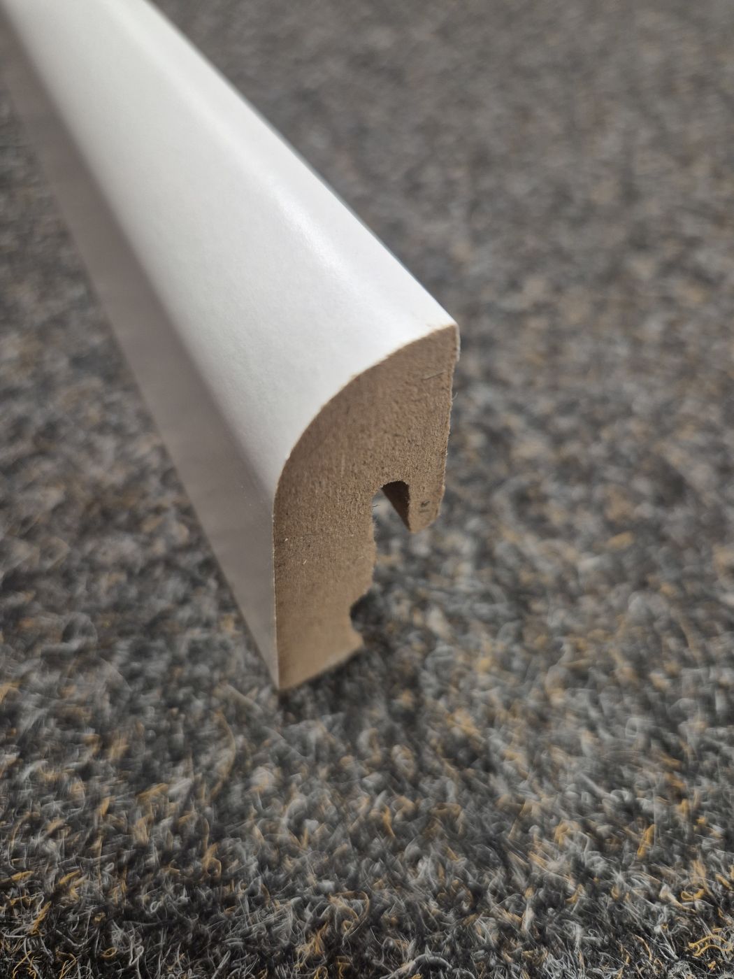 Fußleiste Profil 2 PK Uni weiß glänzend DF 324 

22x50x2380 mm - Art. 200004-2380-00324


