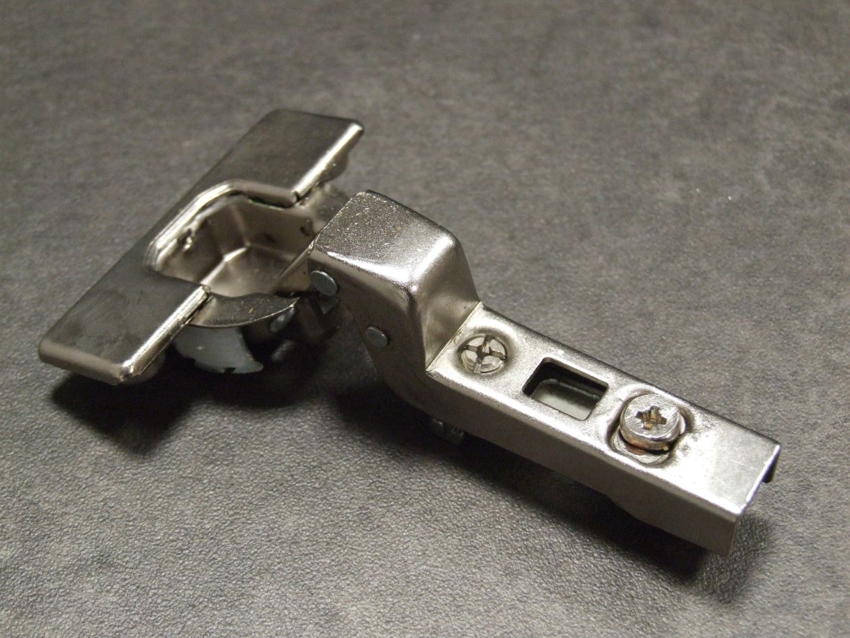 Gelenkband Intermat, ohne Dämpfung, 

Schließautomatik, Kr.16, einliegend, 

Schnellmontage Fix, 48069

Abverkauf / Sonderpreis

