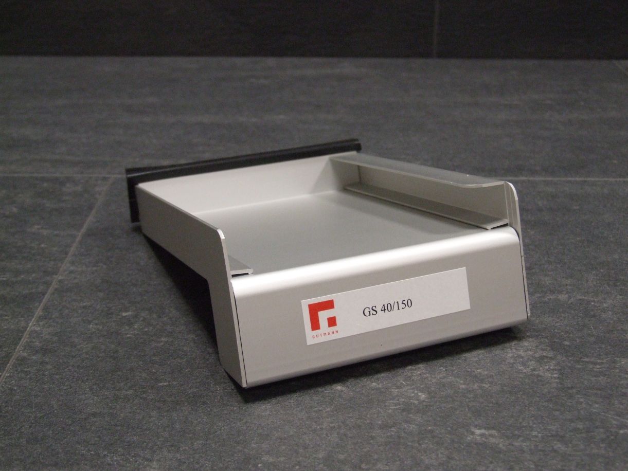 Aluminium-Fensterbank GS40 

Ausladung 50mm silberfarbig E6/EV1 eloxiert


