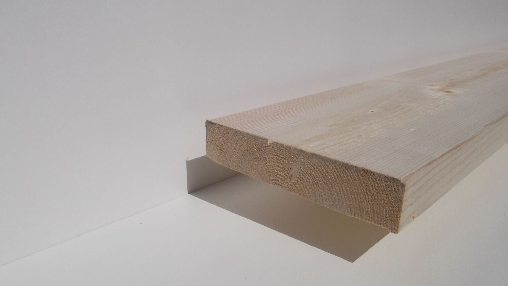 Konstruktionsholz Fichte NSi, S10/C24

40x200mm, gehobelt,gefast, für den 

nichtsichtbaren Bereich, (nach CE EN 15497:2014) 

