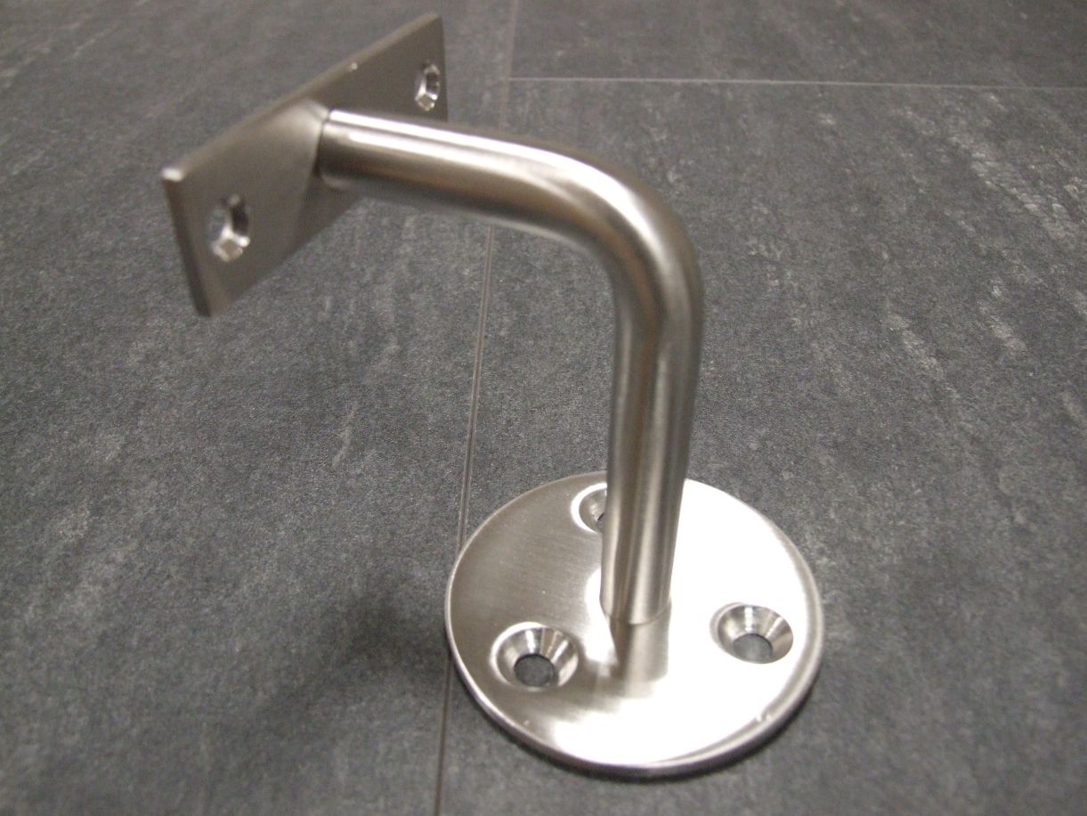Handlaufhalter gerade Auflage

zum Anschrauben, Edelstahl, 34.35.0430

Rosette Ø 64 mm, Wandabstand 75 mm

