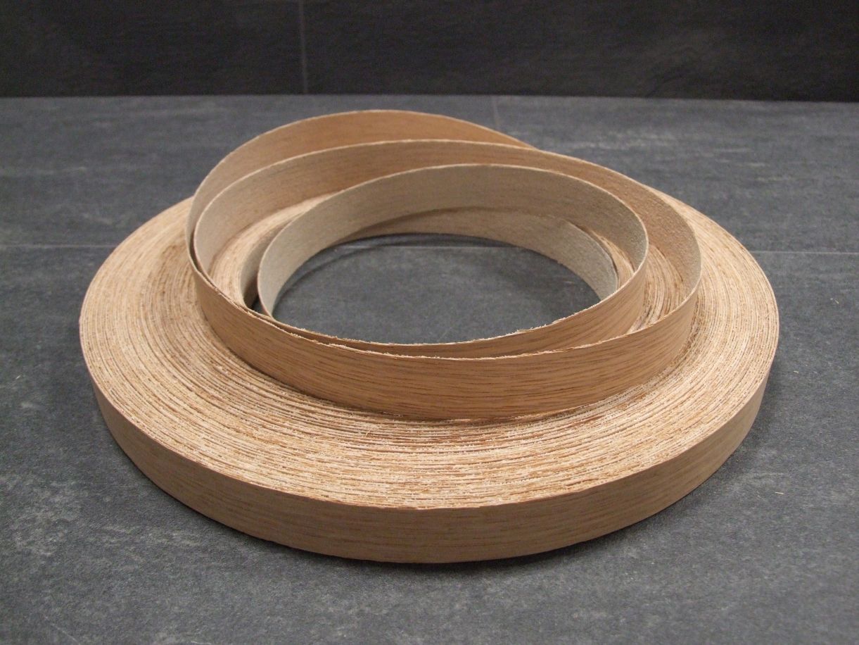 Furnierkante europ. Eiche 0,6x23 mm, 

mit Schmelzkleber; HD74120

