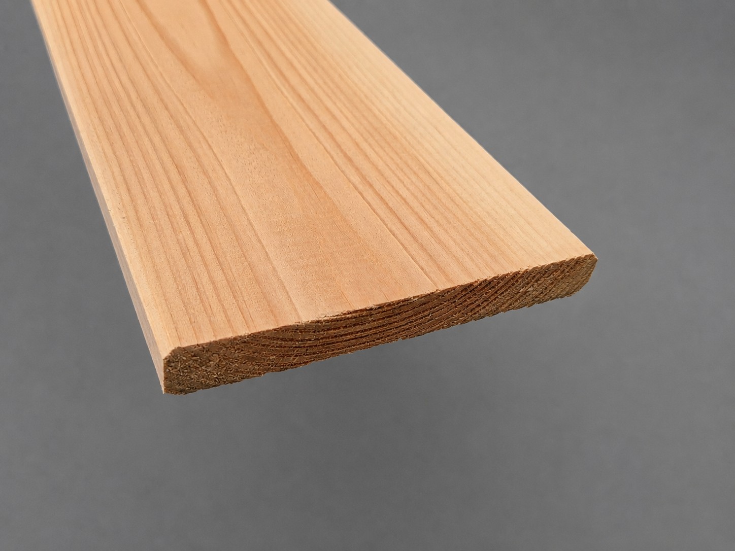 Glattkantbretter Douglasie getrocknet, gehobelt 

19x140x3000 mm

