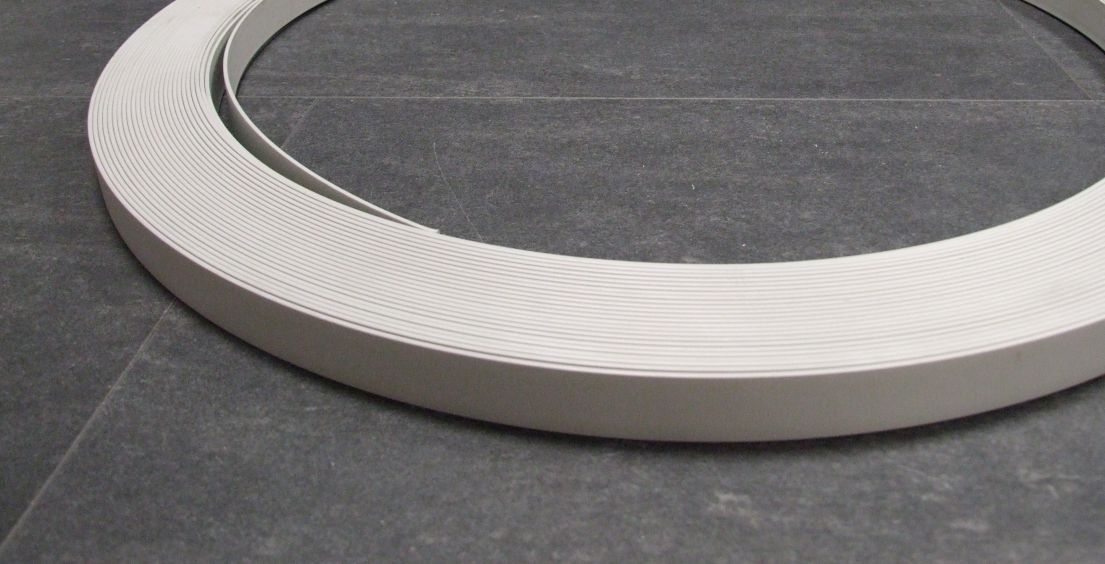 ABS Kante Lichtgrau 191 miniperl,

2x23 mm, 041.2500.02320

