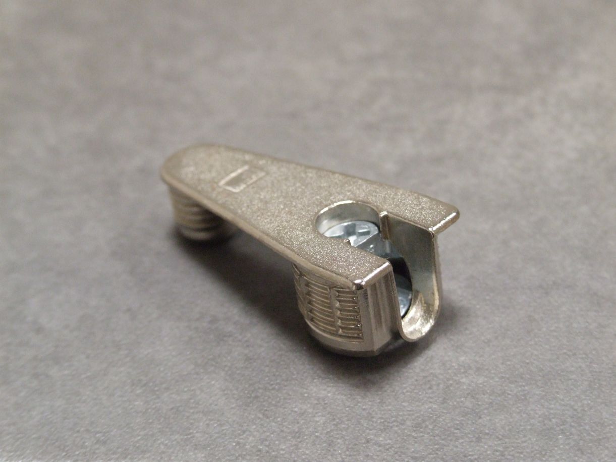 Exzenterverbinderbeschlag VB 36, 

vernickelt, für 19 mm FB; 0065529

