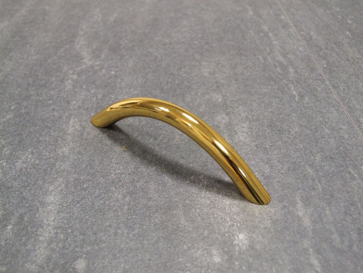 Möbelgriff "Nicia" 96 mm, 

Stahl goldfarbig, 9070721

Lagerabverkauf


