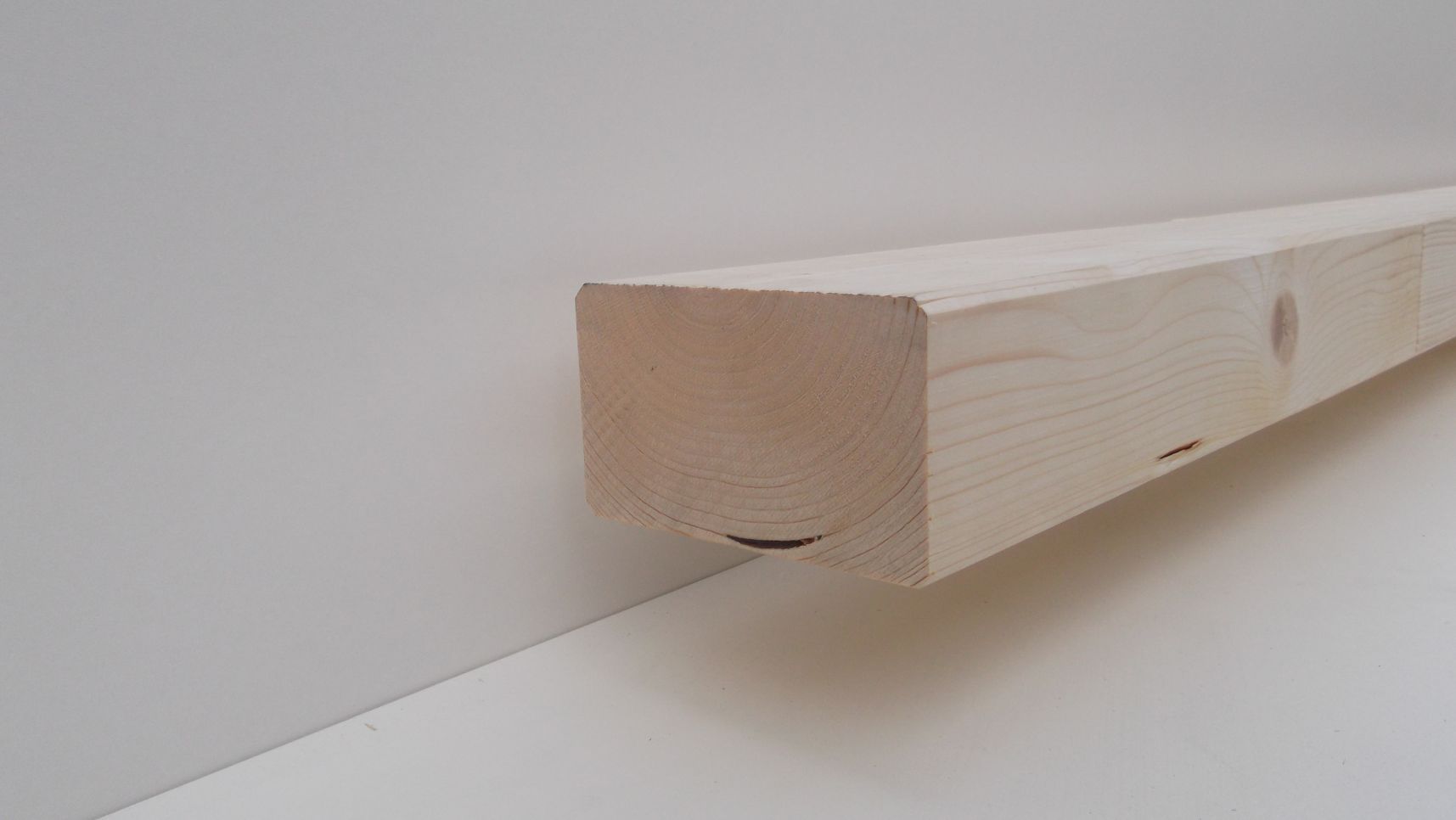Konstruktionsvollholz® Fichte NSi, S10/C24 

80x140mm, gehobelt, gefast, für den

nichtsichtbaren Bereich, (nach CE EN 15497:2014) 

