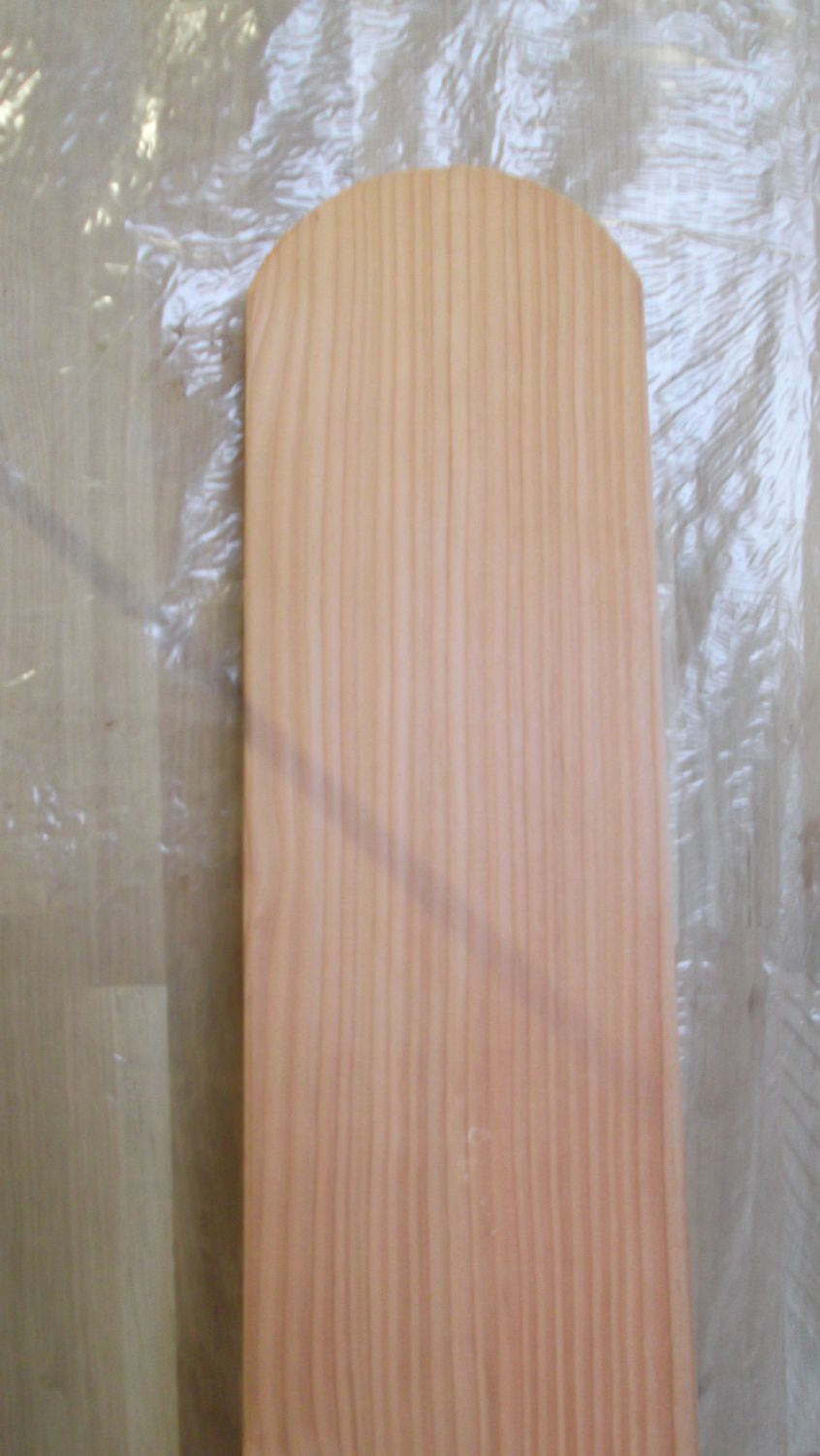 Zaunbrett Lärche roh 20x148x1800 mm 

gehobelt, Kopf gerundet 

Art. 518527

