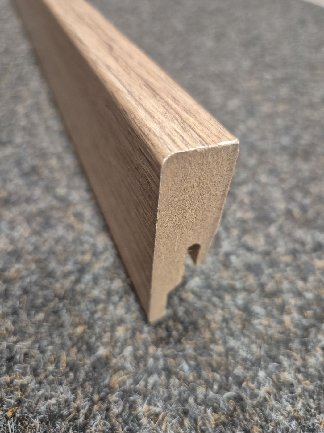 Fußleiste für Designböden Profil 20 PK

16x60x2380 mm alle Dekore 

Art. 200013-2380-.....

