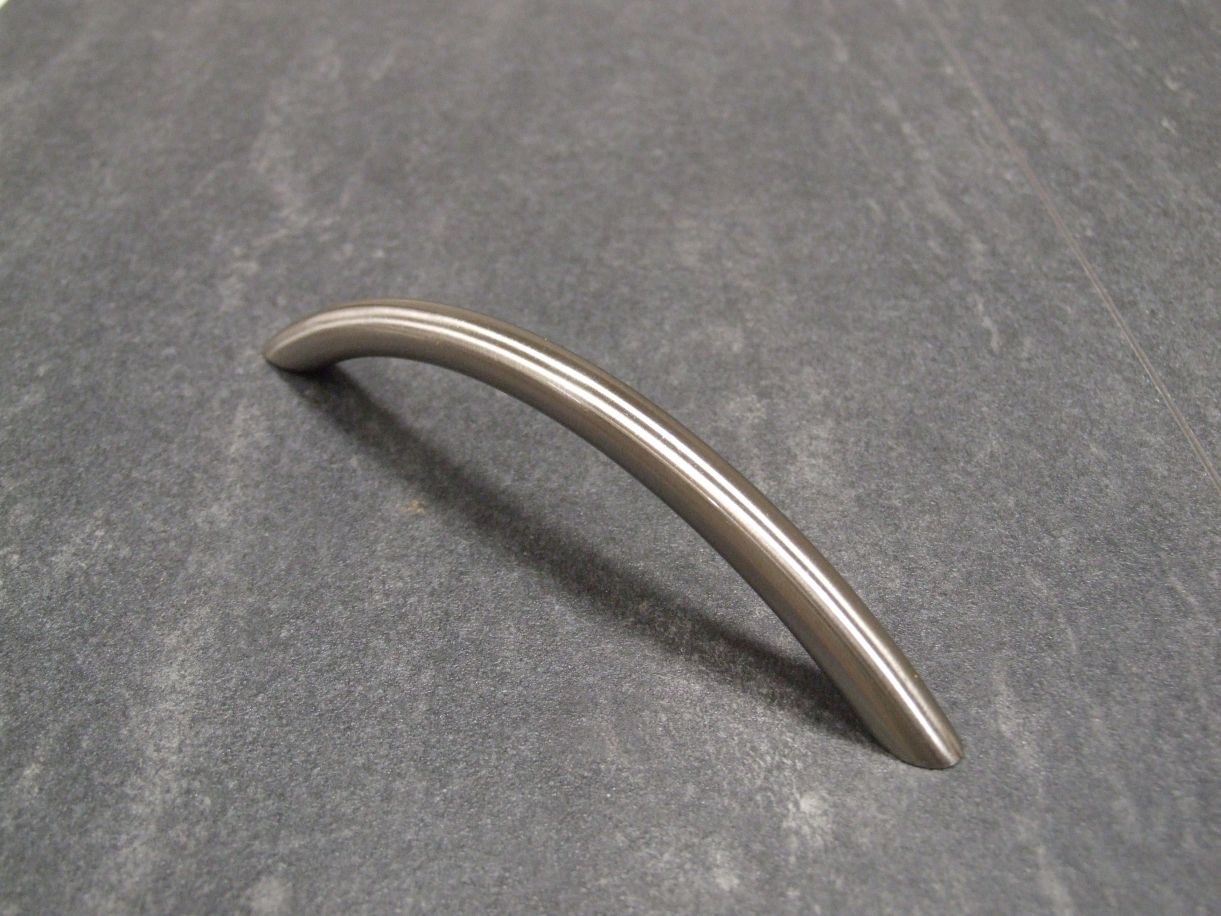 Möbelgriff Nicia 128 mm, 

Edelstahl Optik, 9071067

