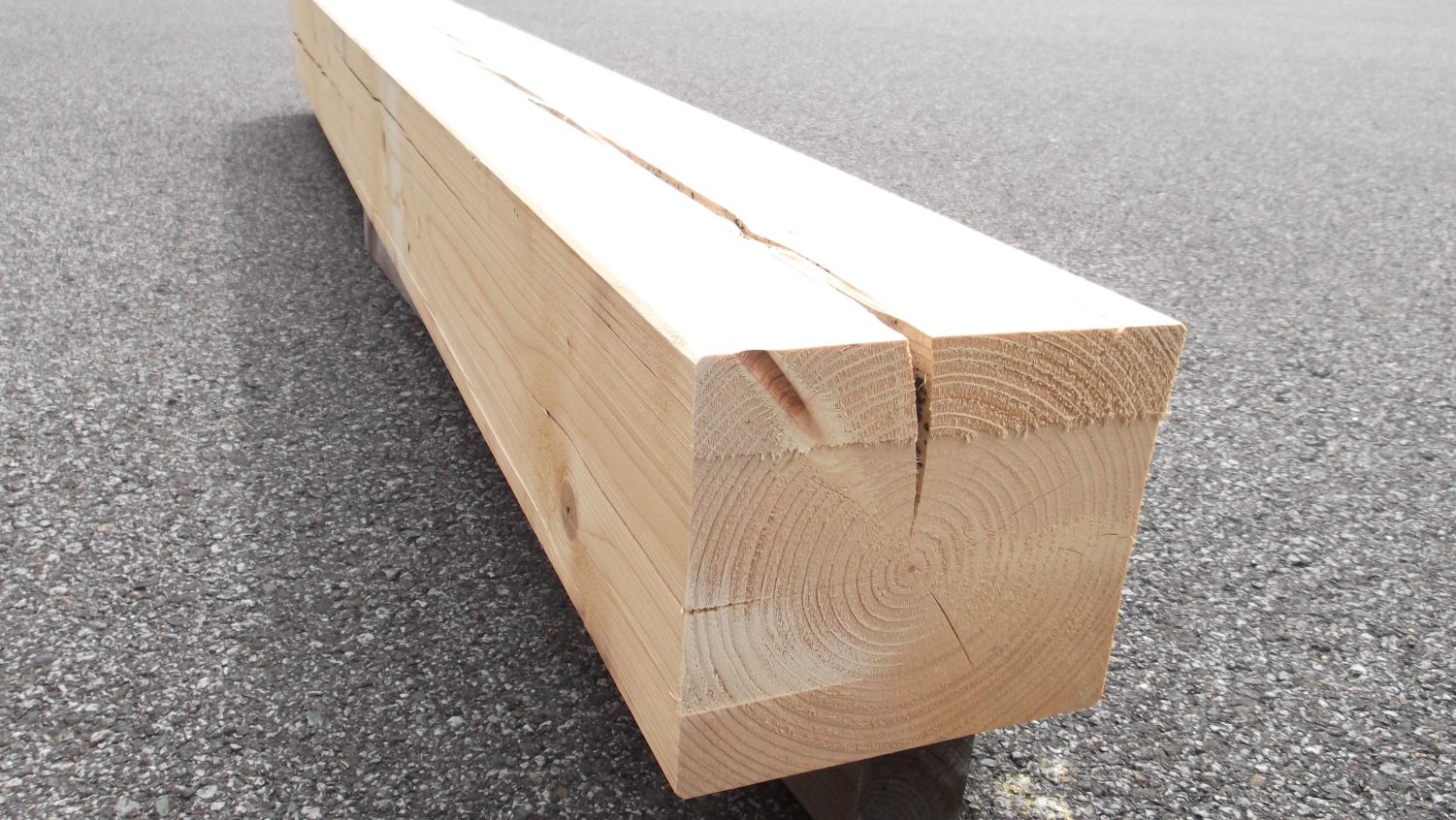 Bauholz Sonderposten getrocknet & gehobelt

212x192mm  ( FM: 200 x 180mm )

Einschnittmaß = Berechnungsmaß, Skl. S

roh mit Fase, Fichte, HFca. 20%

2,10m x 1 Stk. 


