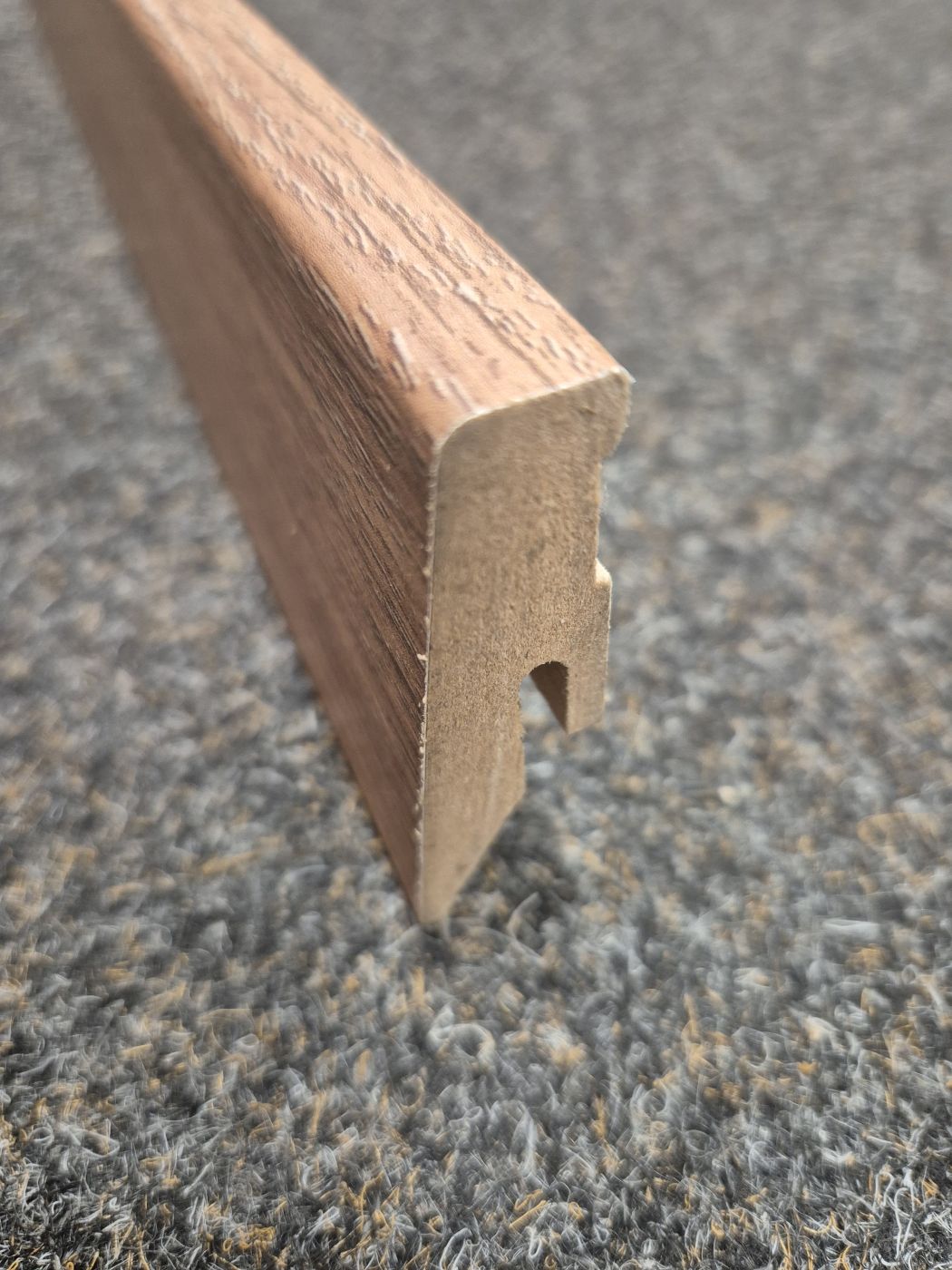 Fußleiste für Laminat Profil 3 PK 

20x60x2380 mm alle Dekore 

Art. 200005-2380-.....

