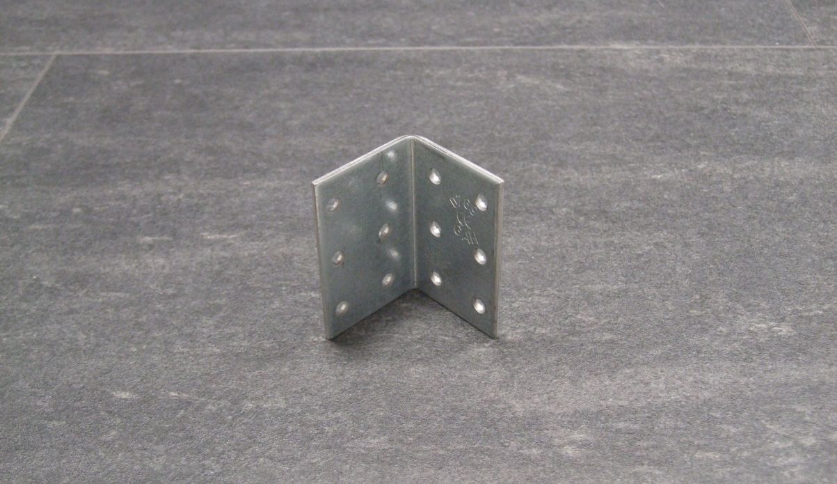 Winkel 40x40x60x2,5 mm 

sendzimirverzinkt;  341930

