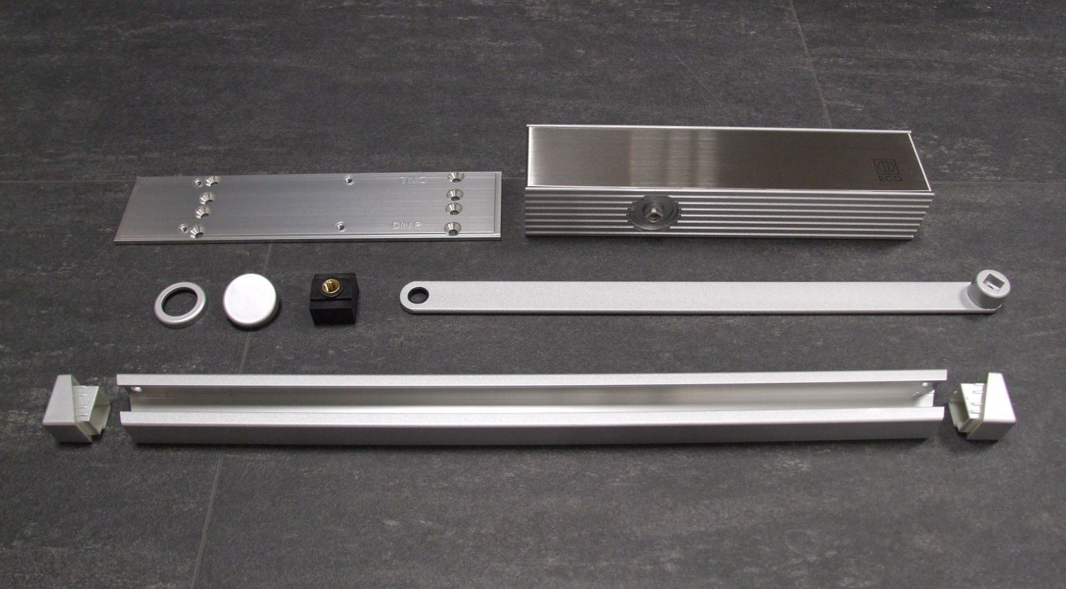 ECO Türschließer TS 41 (EN 1-4)

mit GS-B RAL 9006 ECO silber

mit Gleitschiene H; EN 1154;

Türbreite maximal: 1.100mm

Art.-Nr.: 5030011746

