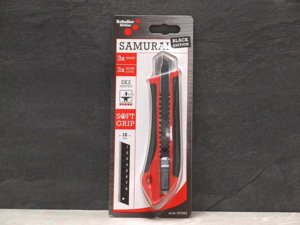 Cutter-Messer Samurai black 2K 18,

mit sicherer Klingenarretierung, 2K Griff und 

schwarzer Klinge,  30582

