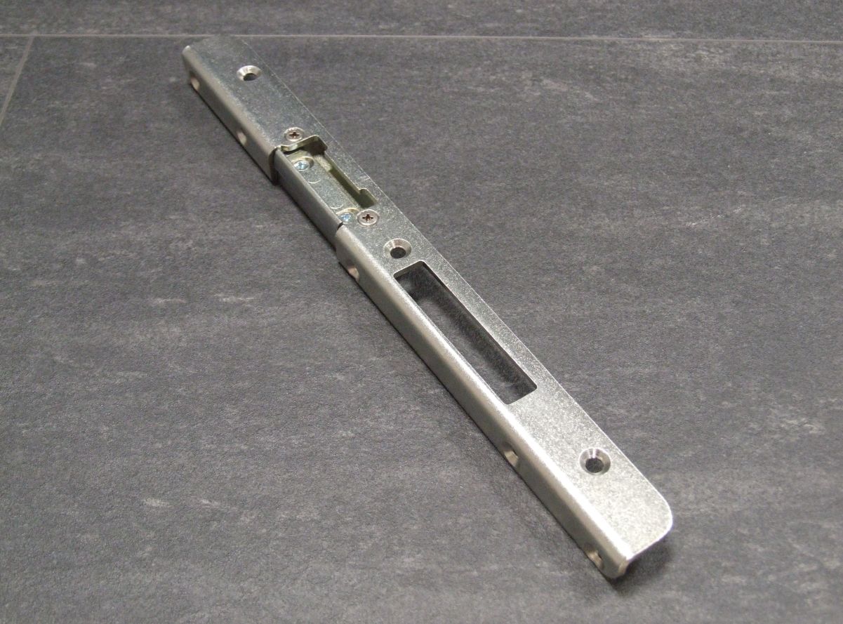 Winkelschließblech für Mehrfachverriegelungen

3x16x25x280 mm, rechts, mit verstellbarem 

Fallenanschlag, 11-80013-0168/11-80013-0009

