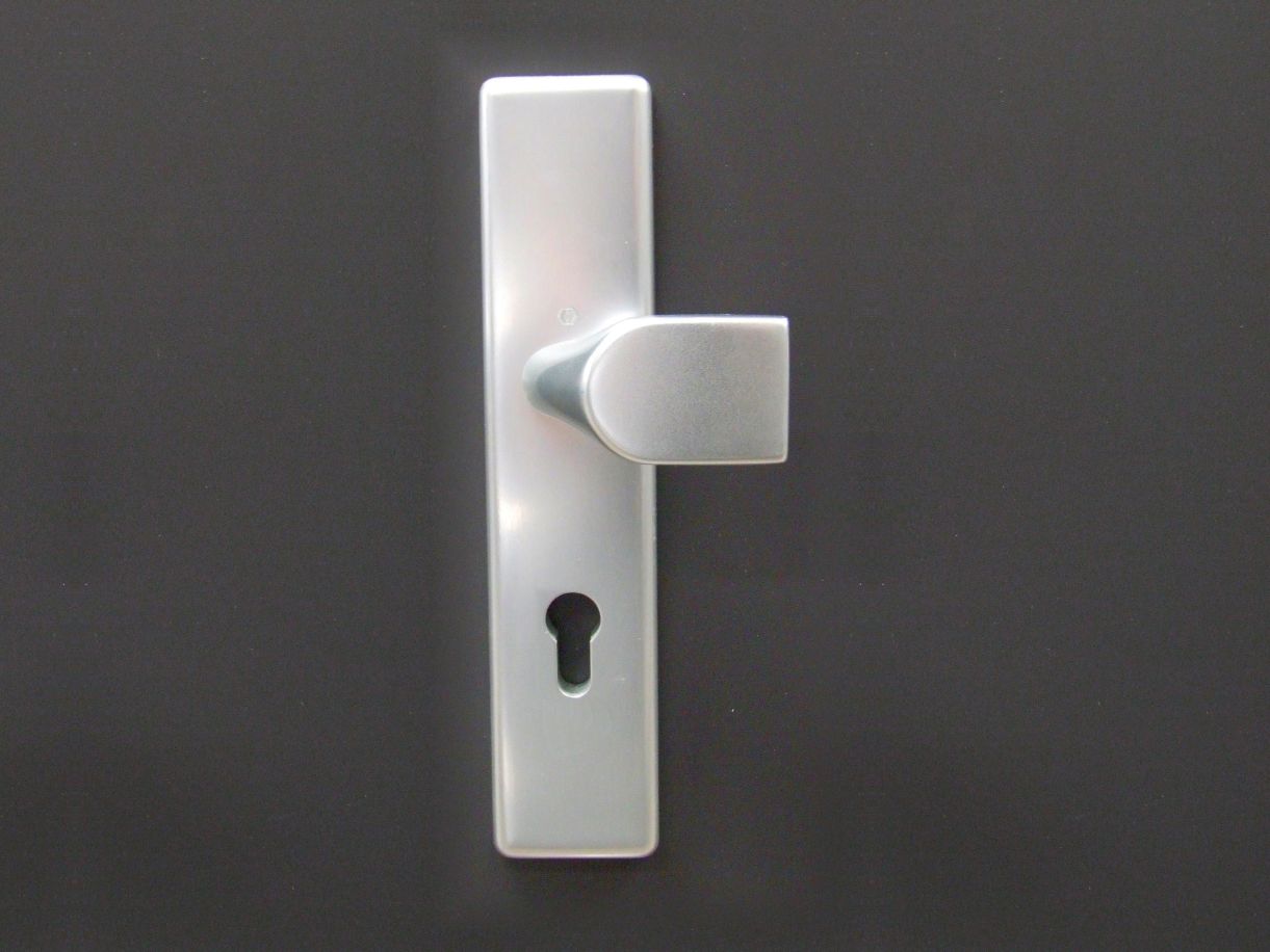 Schutzbeschlag Birmingham 

78G/2222A/2440/1117, 72/15 mm PZ, 

Aluminium F1, mit Knauf, 3958919/9081501

