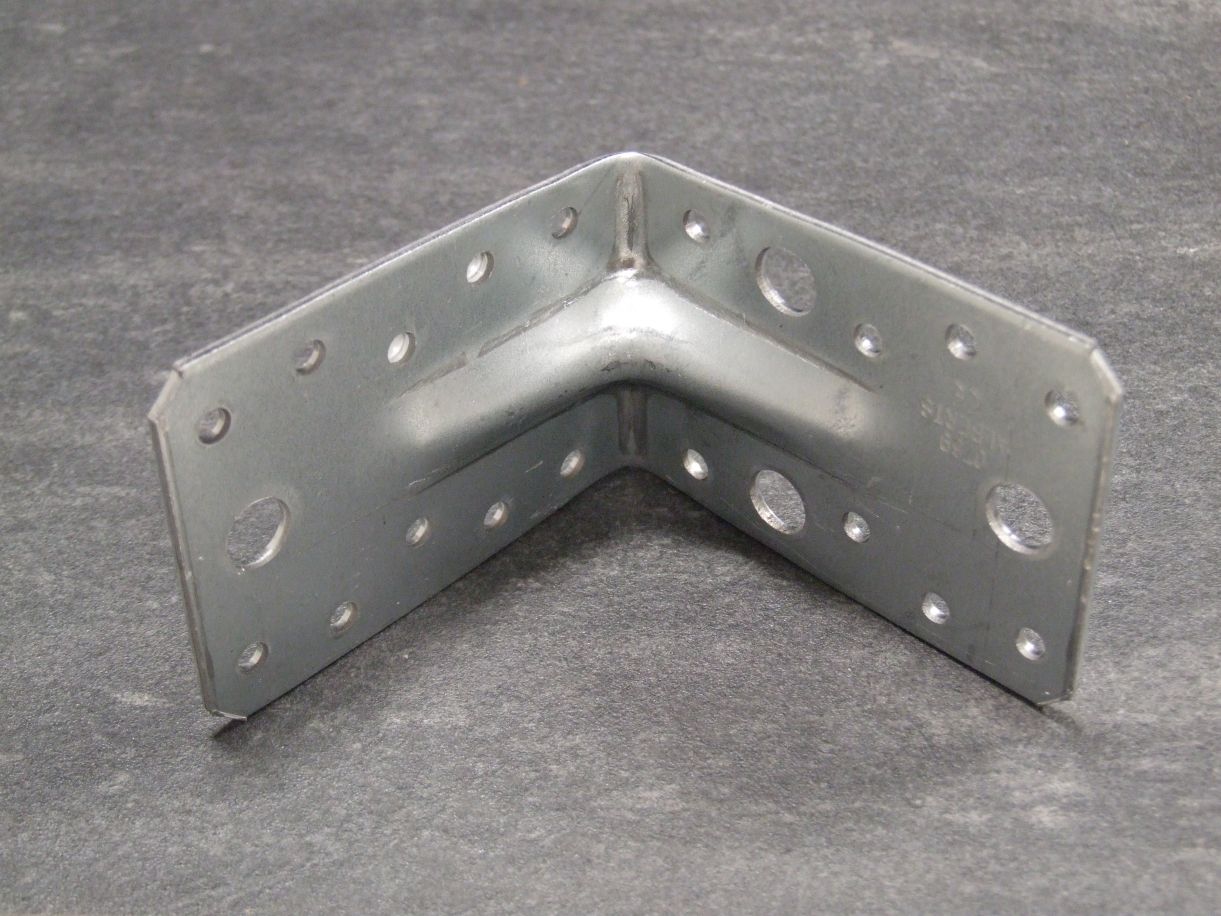 Winkel mit Sicke 90x90x65x2,5 mm, 

sendzimirverzinkt, 334581


