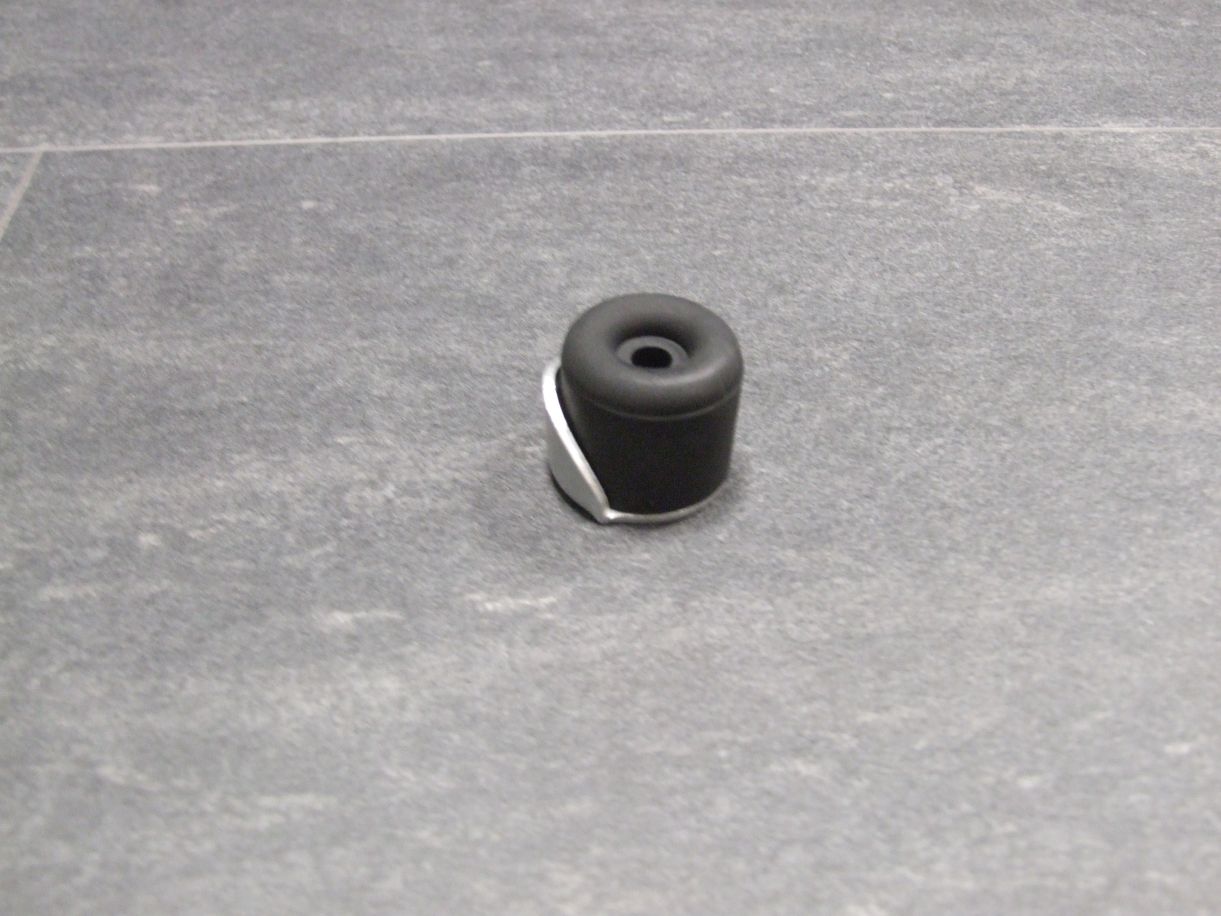 Bodentürstopper 2016 silber/ Gummi schwarz,

Ø 30 mm, Höhe 27 mm,  201602

