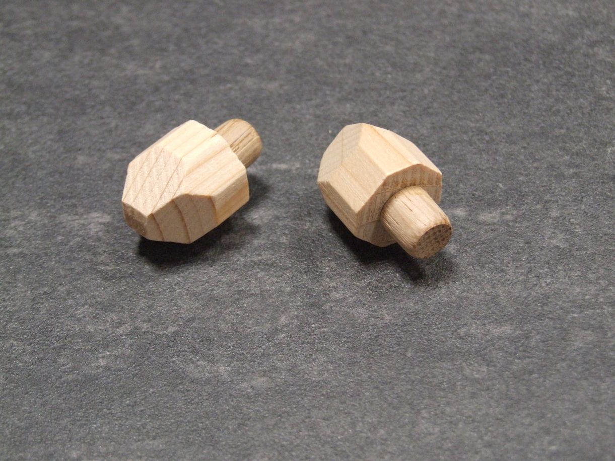 Ziernagel Typ 2 gesägt, mit Zapfen, 

20x20 mm, Fichte, 630103

