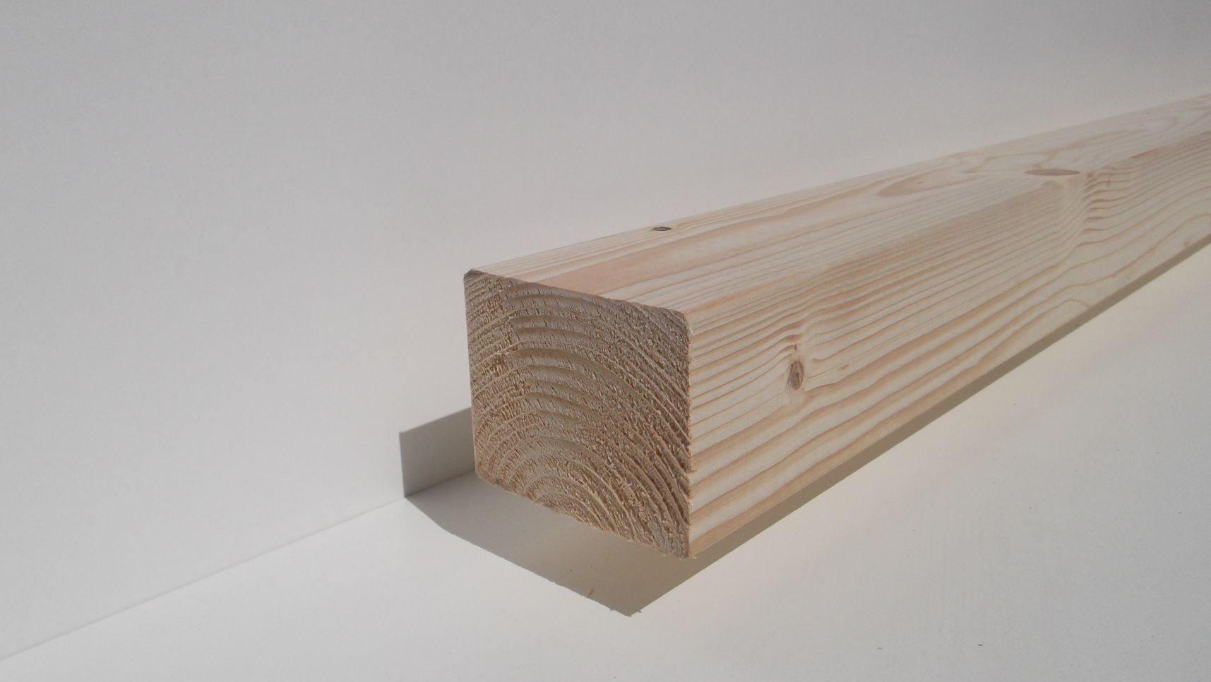 Konstruktionsvollholz® Fichte NSi, S10/C24 

80x100mm, gehobelt, gefast, für den

nichtsichtbaren Bereich, (nach CE EN 15497:2014) 

