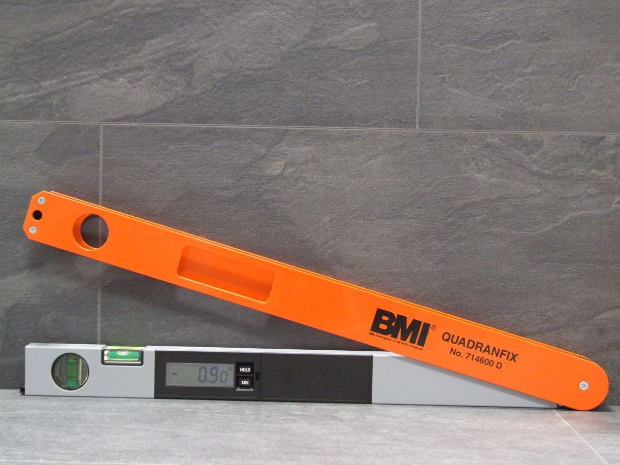 BMI Quadranfix klappbarer Winkel 600 mm 

LCD-Display; mit Tasche, 714 600 D

