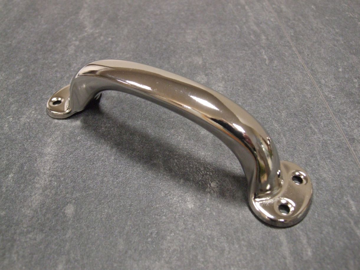 Möbelgriff 1140-162 ZN 3 DruckgussStahl 

glänzend Metall Nickel, Lochabstand 140 mm

