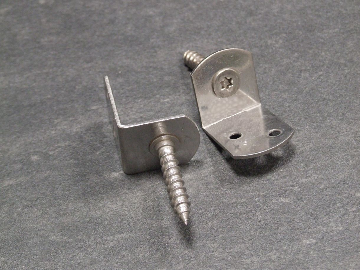 Flechtzaunbeschlag, L-Form, (GL 83 mm)

32x38x30 mm, Edelstahl, 213336

