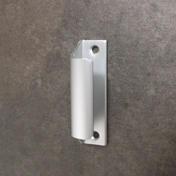 Hebetürgriff 8052.70; 70mm 

aus Alu-Profilmaterial silber; 387040

