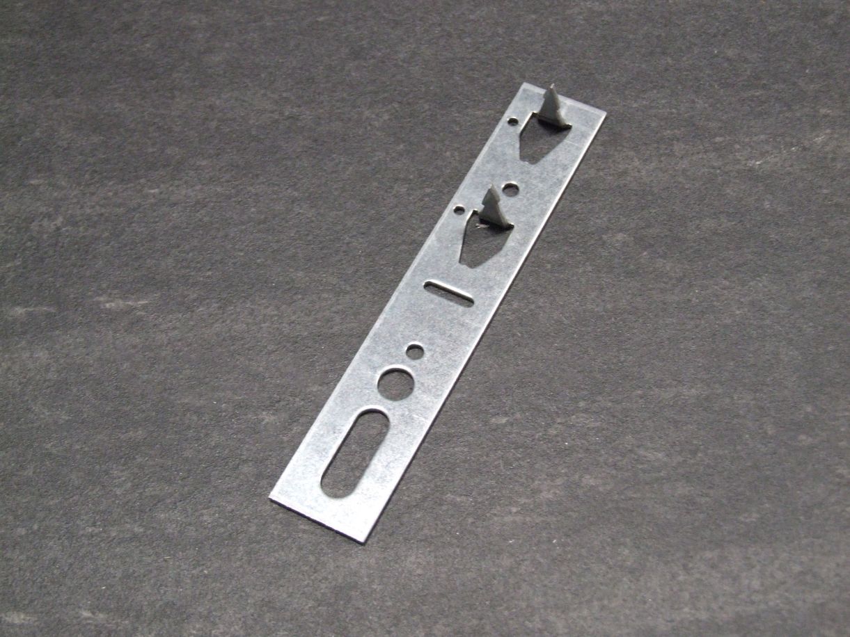 Hessenkralle 271/35 verzinkt,

Krallenabstand 35 mm

Abverkauf / Sonderpreis

