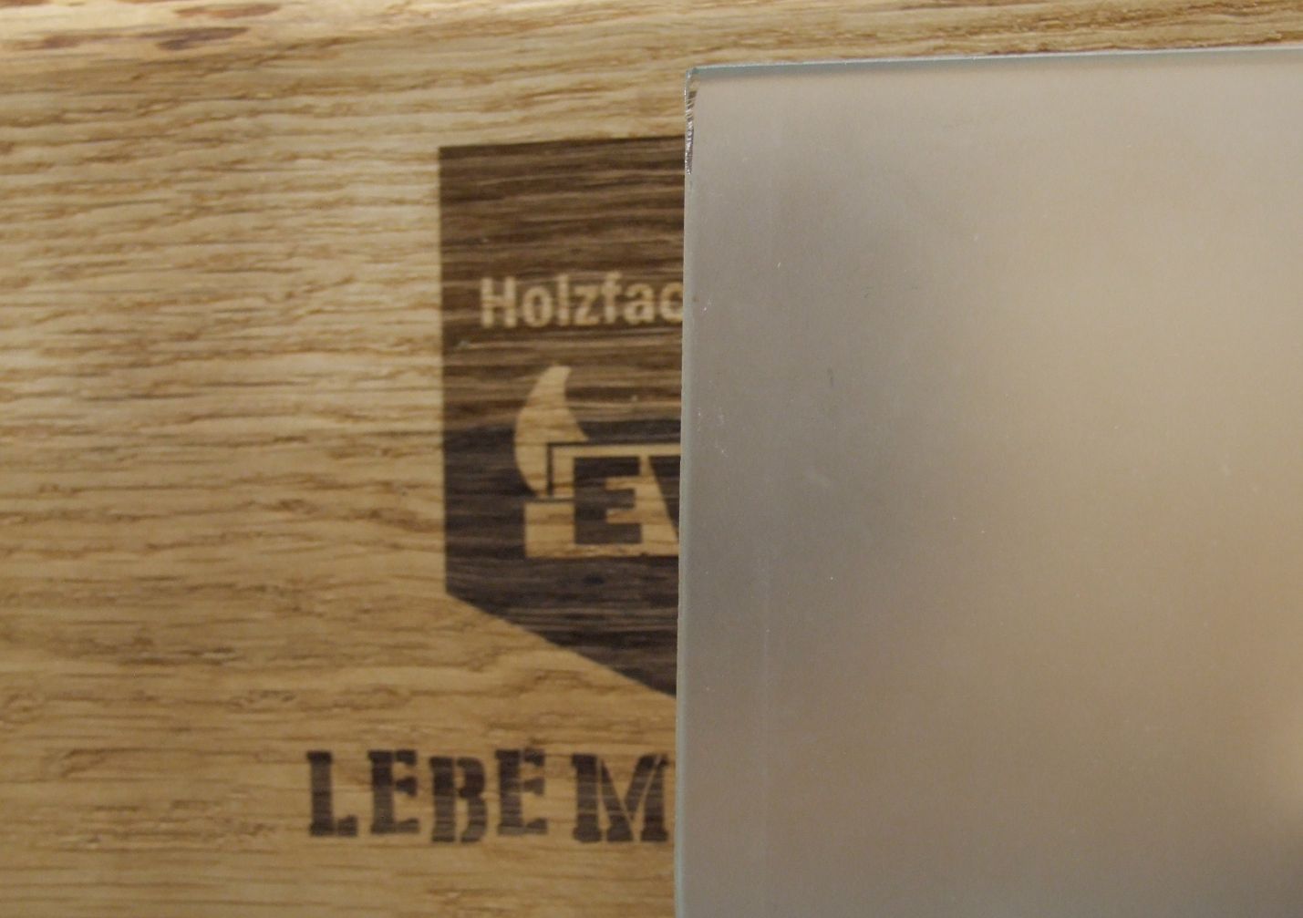 Ornament Verglasung

(Lagerware inkl. E/M Umlage)

Ornament: Satinato 4 mm

BxH 535 x 1420 mm

