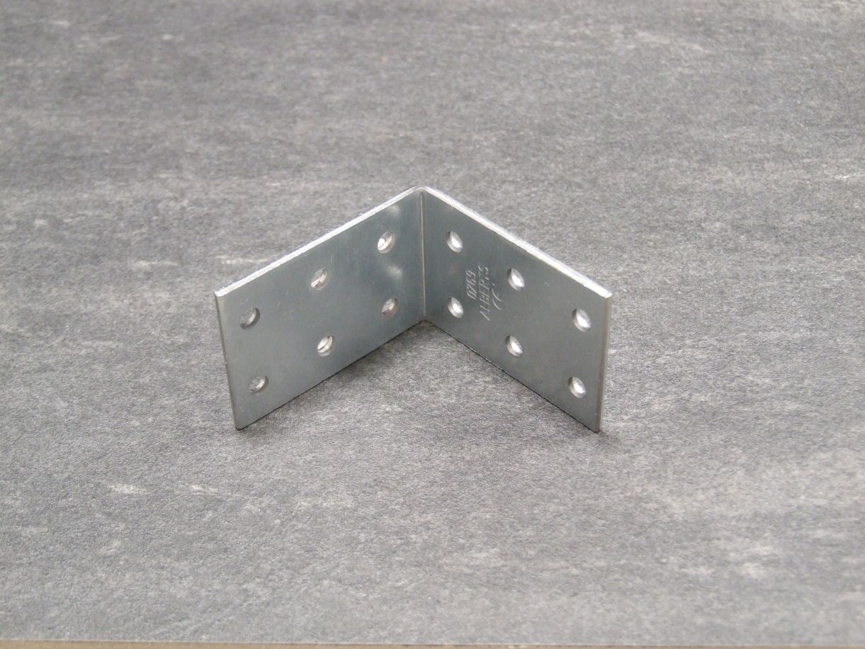 Lochplattenwinkel 60x60x40x2,5 mm, 

sendzimirverzinkt, 330705

