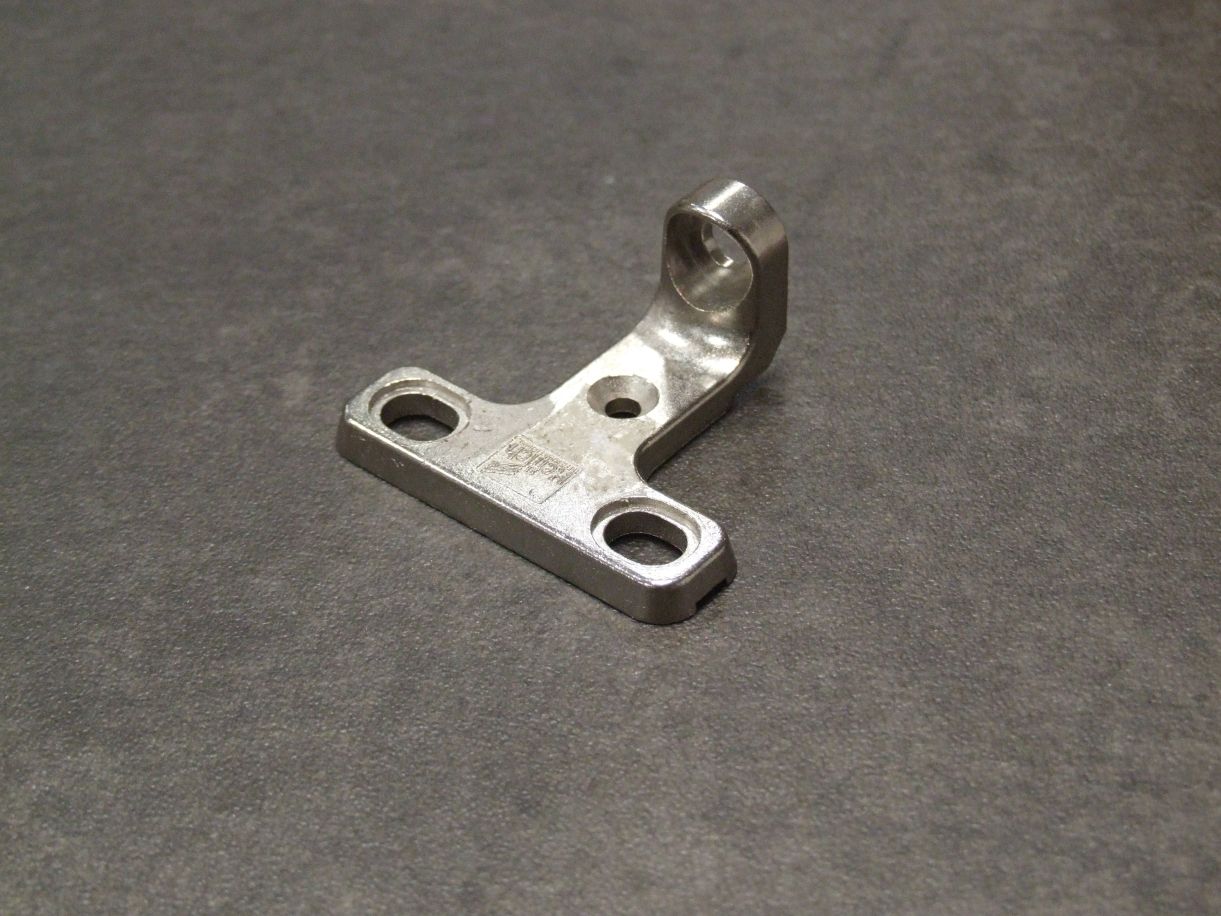 Rückwandverbinder RV 7 D, 

Zinkdruckguss vernickelt, 0056614

