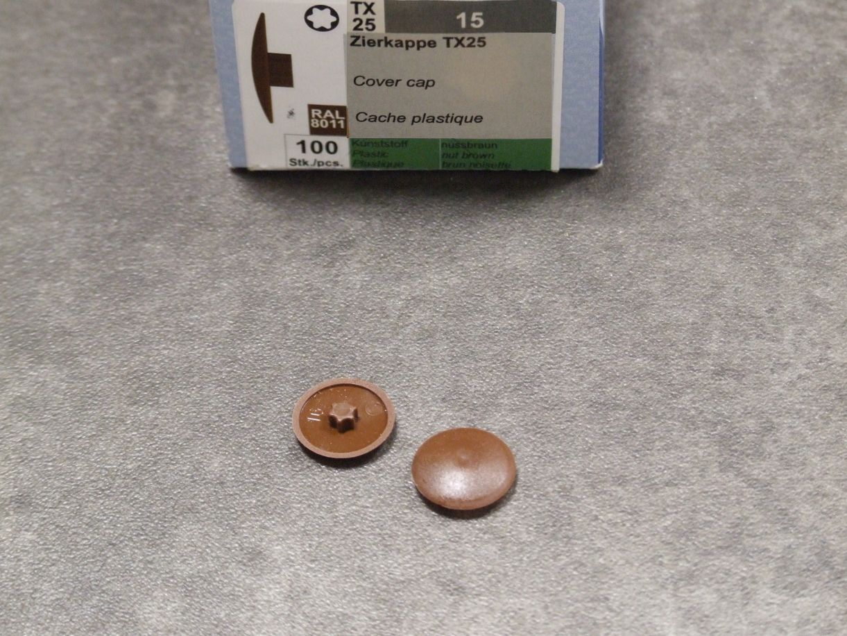 Zierkappen 15 mm, für Schrauben mit 

Torx 25, Kunststoff RAL 8011 nußbraun,

VE=100 St., 02532/4

