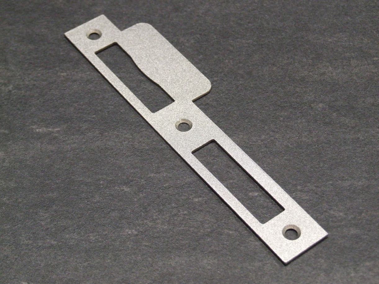 Lappenschließblech Nr. 5 N, für 72 mm, 

Stulp käntig silber, links

