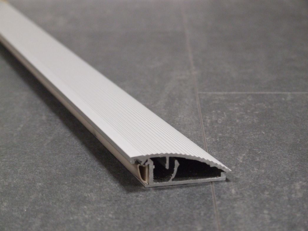 Türbodendichtung/Türanschlagschiene AKW

L=1,00 m, Aluminium, 0501149


