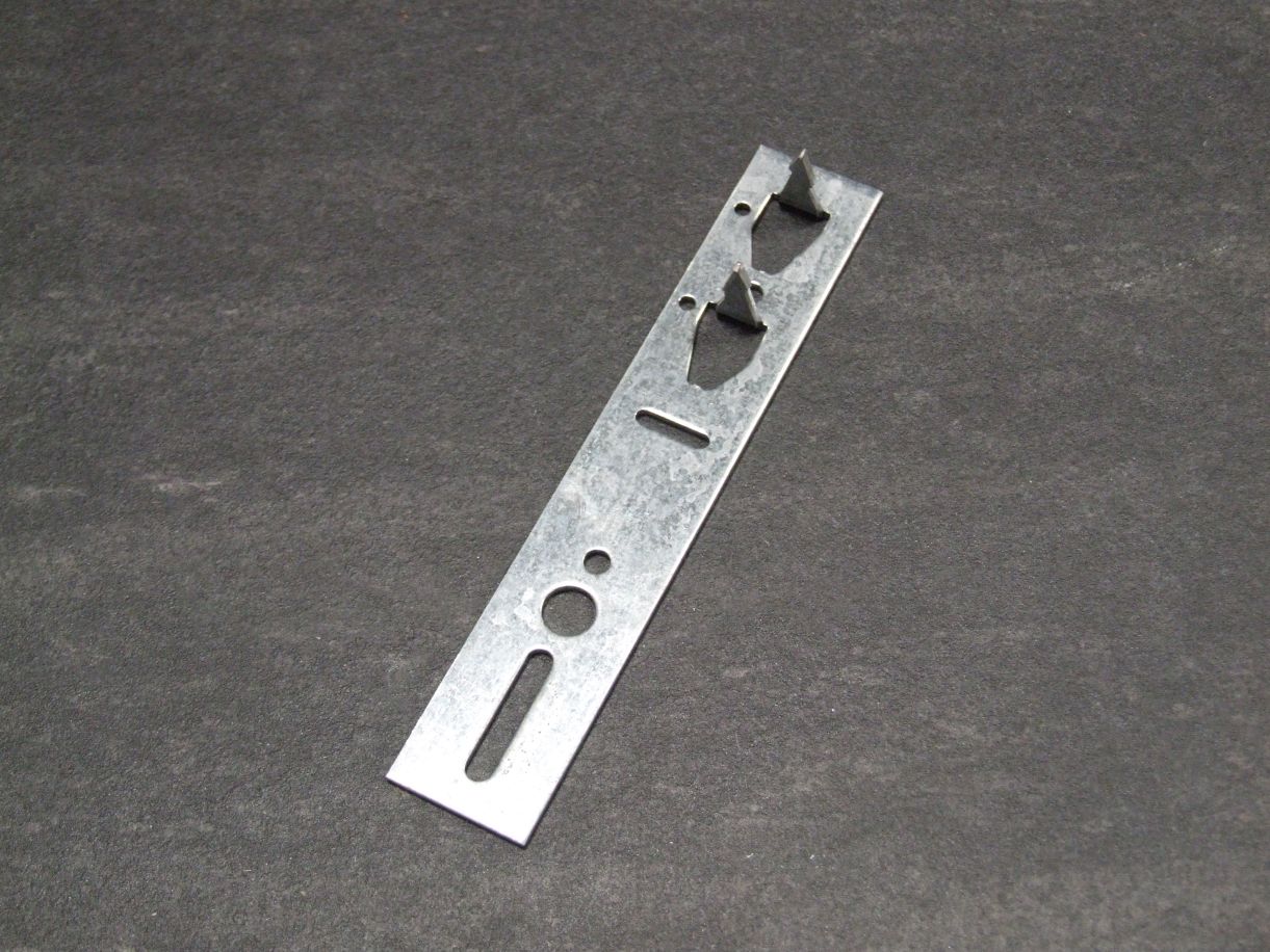 Hessenkralle 271/25 verzinkt,

Krallenabstand 25 mm

